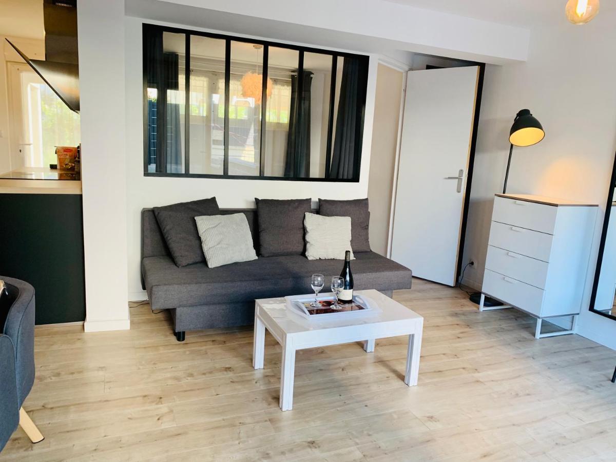 Rez De Jardin Bord De